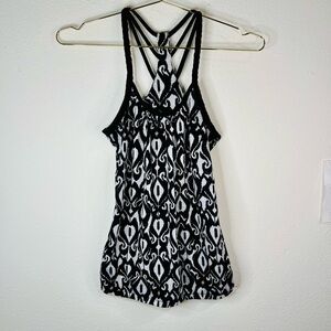 Weavers Black & White Pattern Tank Top Size Small Polyester